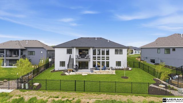 9859 S 98th Circle, Papillion, NE 68048