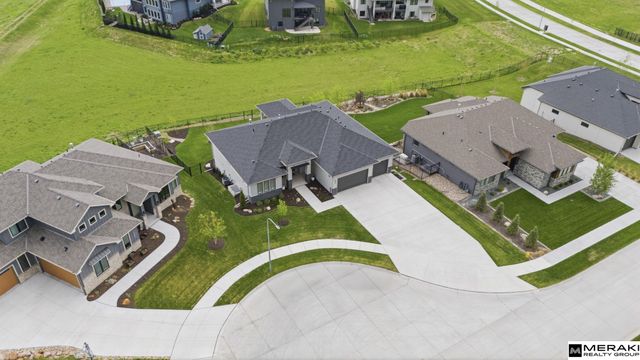9859 S 98th Circle, Papillion, NE 68048