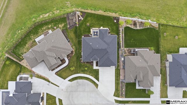 9859 S 98th Circle, Papillion, NE 68048