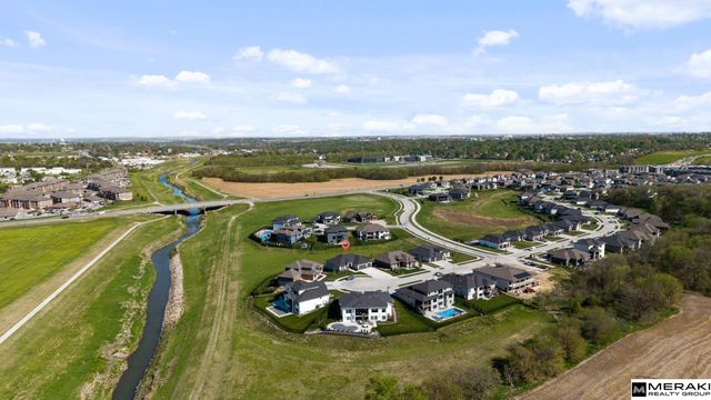 9859 S 98th Circle, Papillion, NE 68048