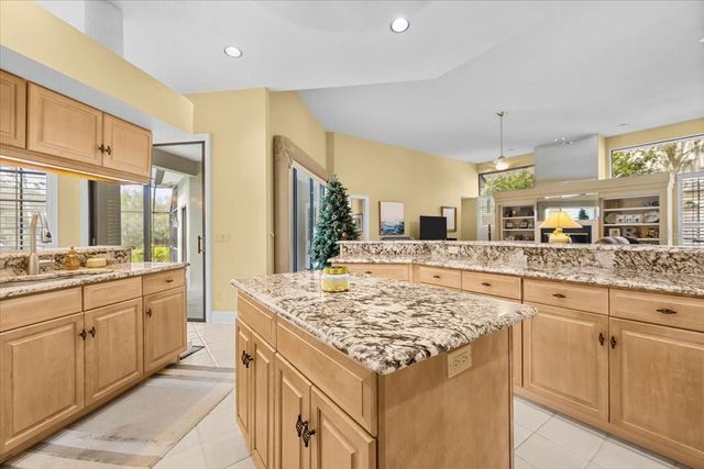 35 GREENHAVEN TRAIL, Oldsmar, FL 34677