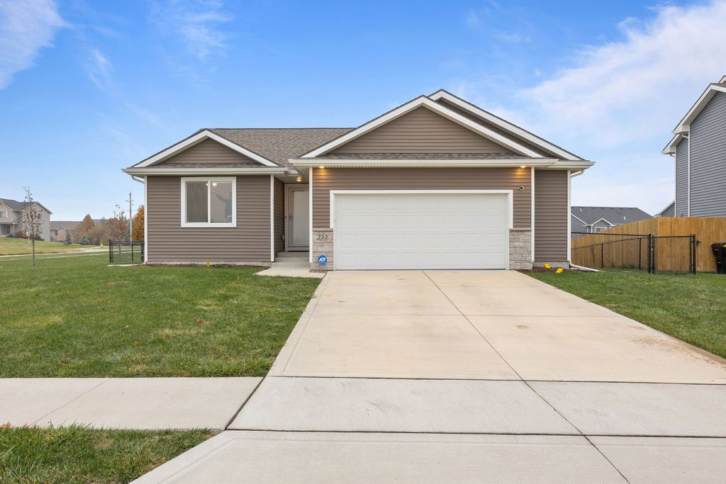 232 NW Pike Circle, Waukee, IA 50263