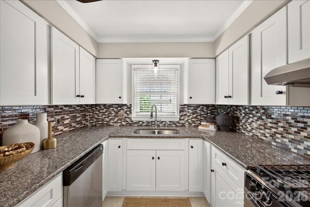 1700 Roxborough Road A, Charlotte, NC 28211