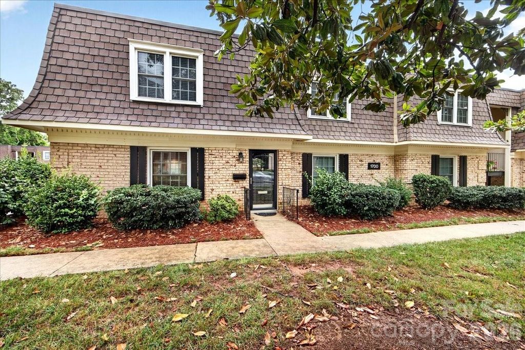 1700 Roxborough Road A, Charlotte, NC 28211