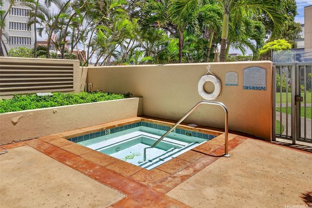 1314 Kalakaua Avenue 911, Honolulu, HI 96826