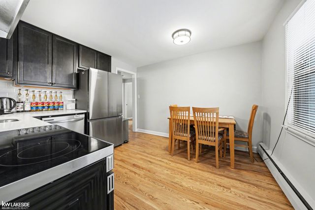 8205 State Park, Center Line, MI 48015