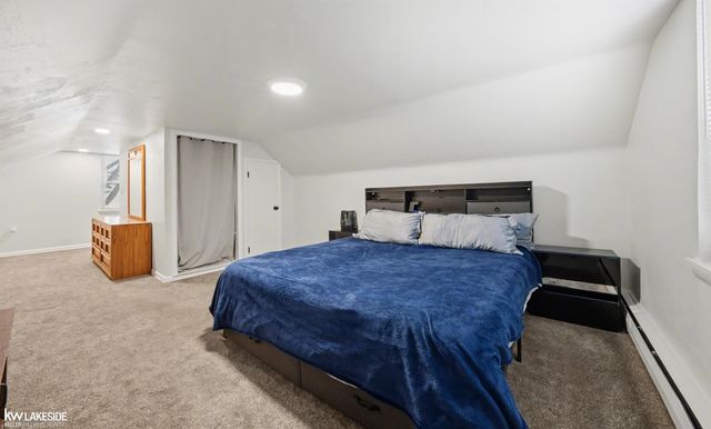 8205 State Park, Center Line, MI 48015