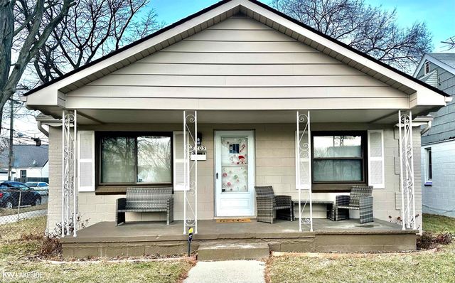 8205 State Park, Center Line, MI 48015