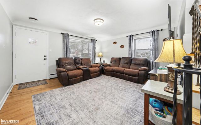 8205 State Park, Center Line, MI 48015