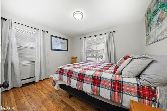 8205 State Park, Center Line, MI 48015