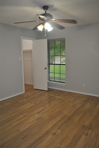 1902 ASPEN Drive, Lewisville, TX 75077