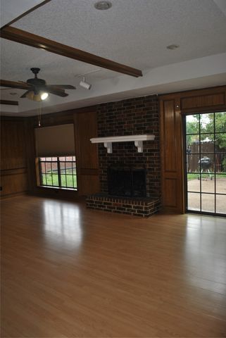 1902 ASPEN Drive, Lewisville, TX 75077