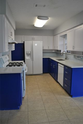 1902 ASPEN Drive, Lewisville, TX 75077