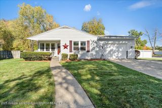 1324 N Briarfield Drive, Lansing, MI 48910