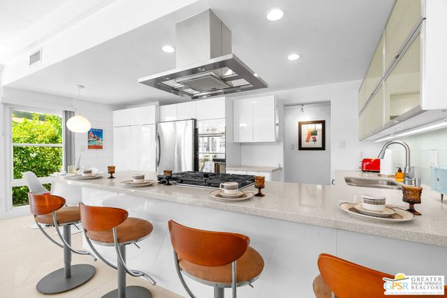 2244 E Tahquitz Canyon Way 8, Palm Springs, CA 92262