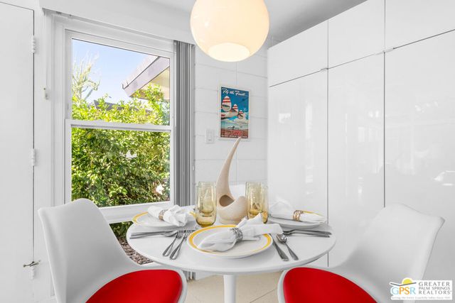 2244 E Tahquitz Canyon Way 8, Palm Springs, CA 92262