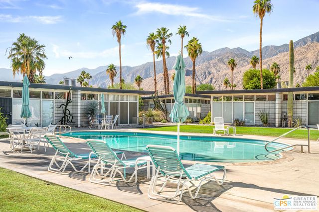 2244 E Tahquitz Canyon Way 8, Palm Springs, CA 92262