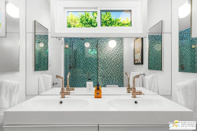 2244 E Tahquitz Canyon Way 8, Palm Springs, CA 92262