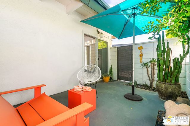2244 E Tahquitz Canyon Way 8, Palm Springs, CA 92262