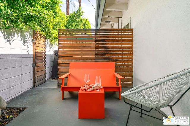 2244 E Tahquitz Canyon Way 8, Palm Springs, CA 92262