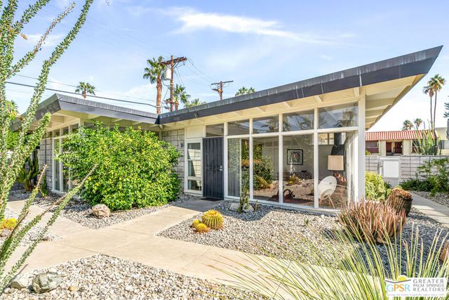 2244 E Tahquitz Canyon Way 8, Palm Springs, CA 92262