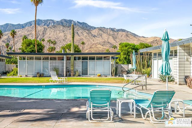 2244 E Tahquitz Canyon Way 8, Palm Springs, CA 92262