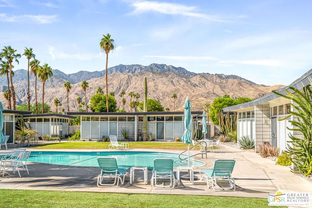 2244 E Tahquitz Canyon Way 8, Palm Springs, CA 92262
