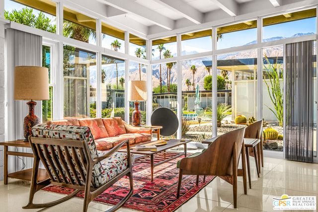 2244 E Tahquitz Canyon Way 8, Palm Springs, CA 92262