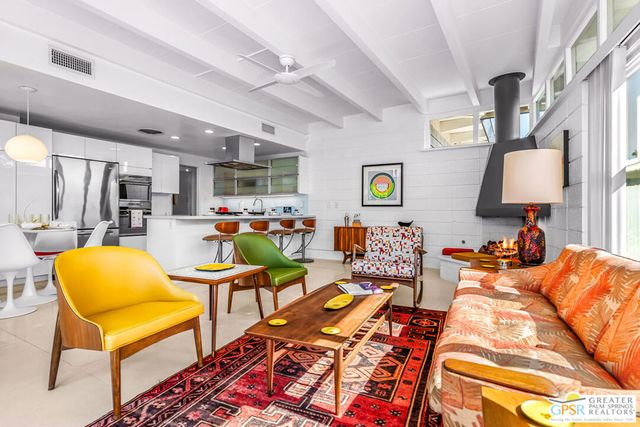 2244 E Tahquitz Canyon Way 8, Palm Springs, CA 92262