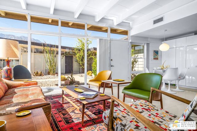 2244 E Tahquitz Canyon Way 8, Palm Springs, CA 92262