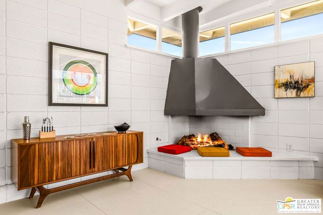 2244 E Tahquitz Canyon Way 8, Palm Springs, CA 92262