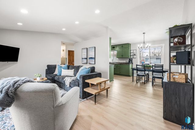 5704 W Walden Dr Drive, Sioux Falls, SD 57106