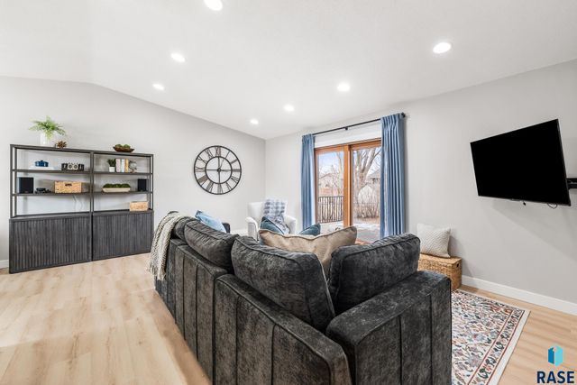 5704 W Walden Dr Drive, Sioux Falls, SD 57106