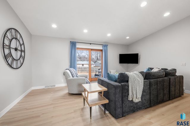 5704 W Walden Dr Drive, Sioux Falls, SD 57106