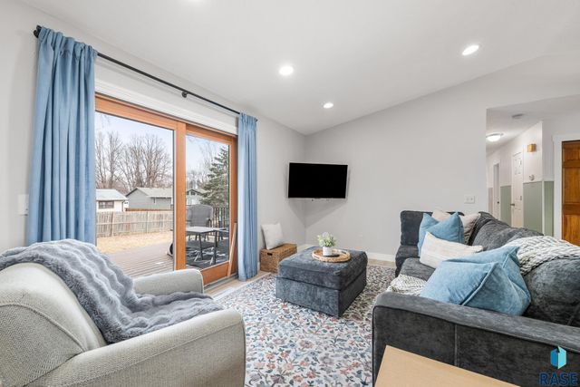 5704 W Walden Dr Drive, Sioux Falls, SD 57106