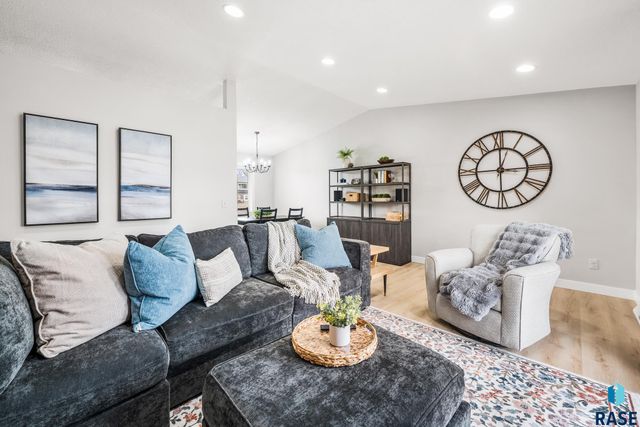 5704 W Walden Dr Drive, Sioux Falls, SD 57106