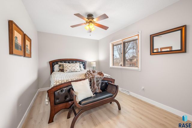 5704 W Walden Dr Drive, Sioux Falls, SD 57106