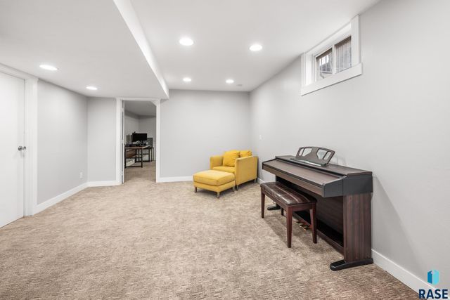 5704 W Walden Dr Drive, Sioux Falls, SD 57106