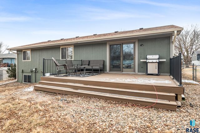 5704 W Walden Dr Drive, Sioux Falls, SD 57106