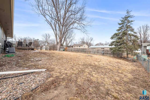 5704 W Walden Dr Drive, Sioux Falls, SD 57106