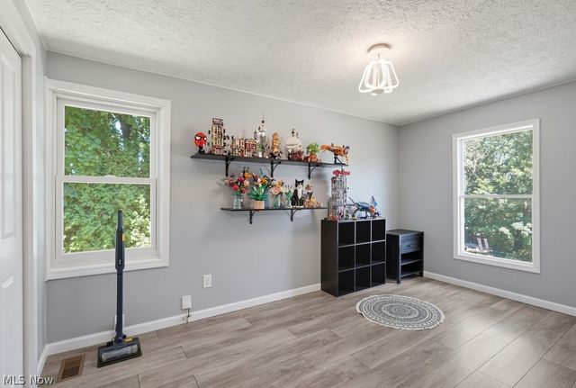 4185 Lake Vista Road, Akron, OH 44319