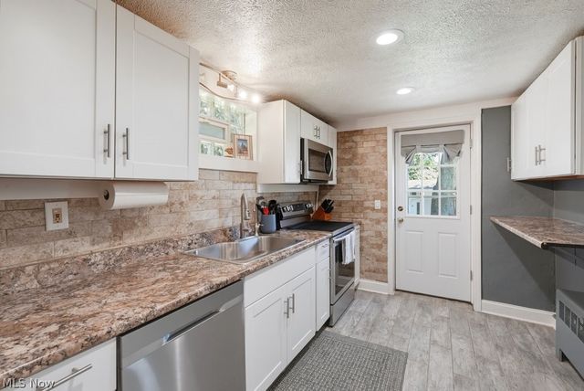4185 Lake Vista Road, Akron, OH 44319