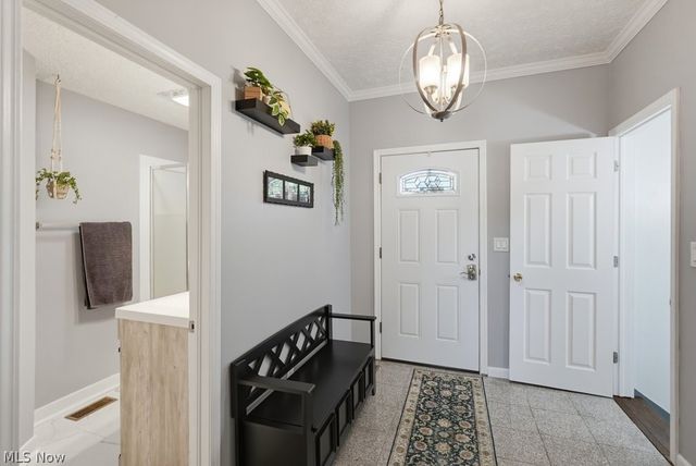 4185 Lake Vista Road, Akron, OH 44319