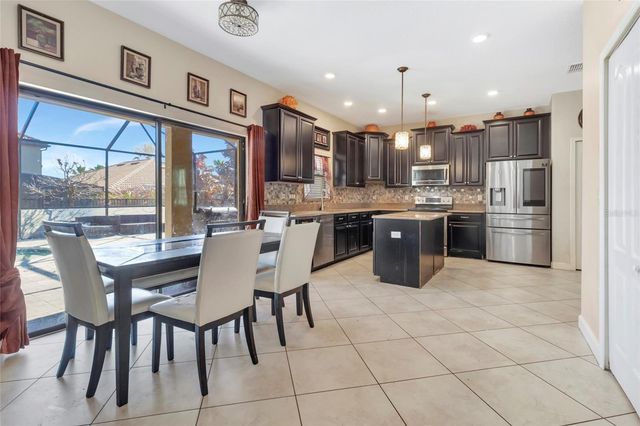 1303 SEA PINES WAY, Davenport, FL 33896