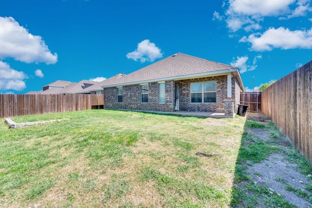 2609 Centurion Road, Glenn Heights, TX 75154