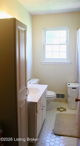 631 Flatlick Rd, Mt Washington, KY 40047