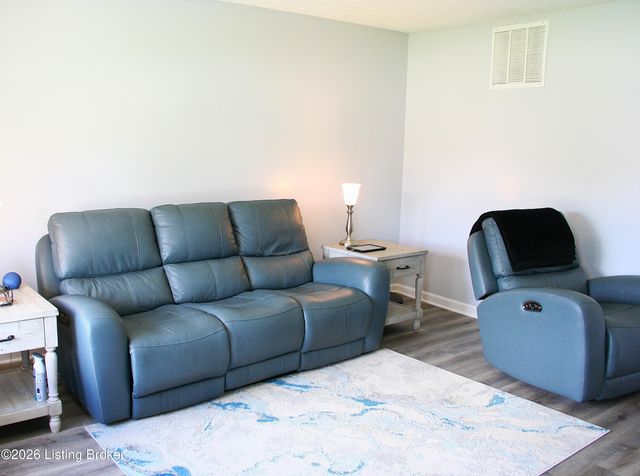 631 Flatlick Rd, Mt Washington, KY 40047