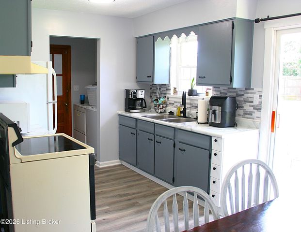 631 Flatlick Rd, Mt Washington, KY 40047