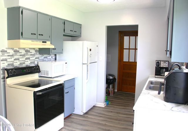 631 Flatlick Rd, Mt Washington, KY 40047