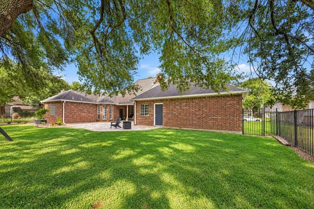 2519 E Pebble Beach Drive, Missouri City, TX 77459
